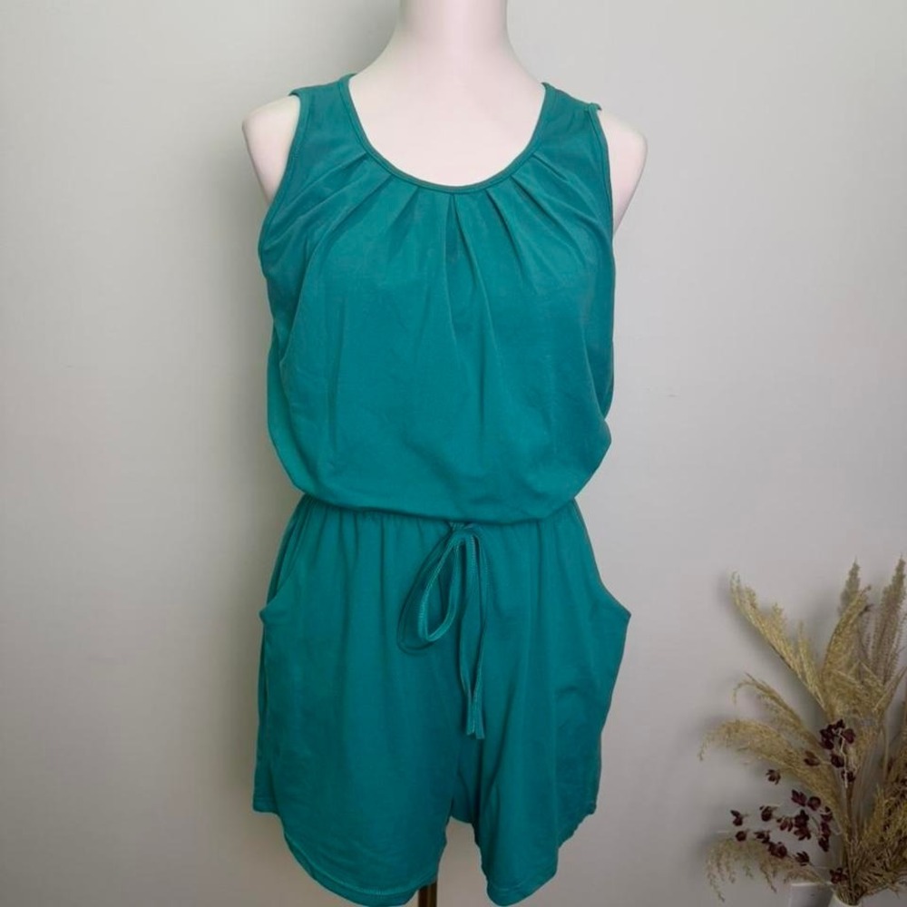 NWT Odosalii Womns Size Medium Teal Sleeveless Jersey Knit Romper with Pockets